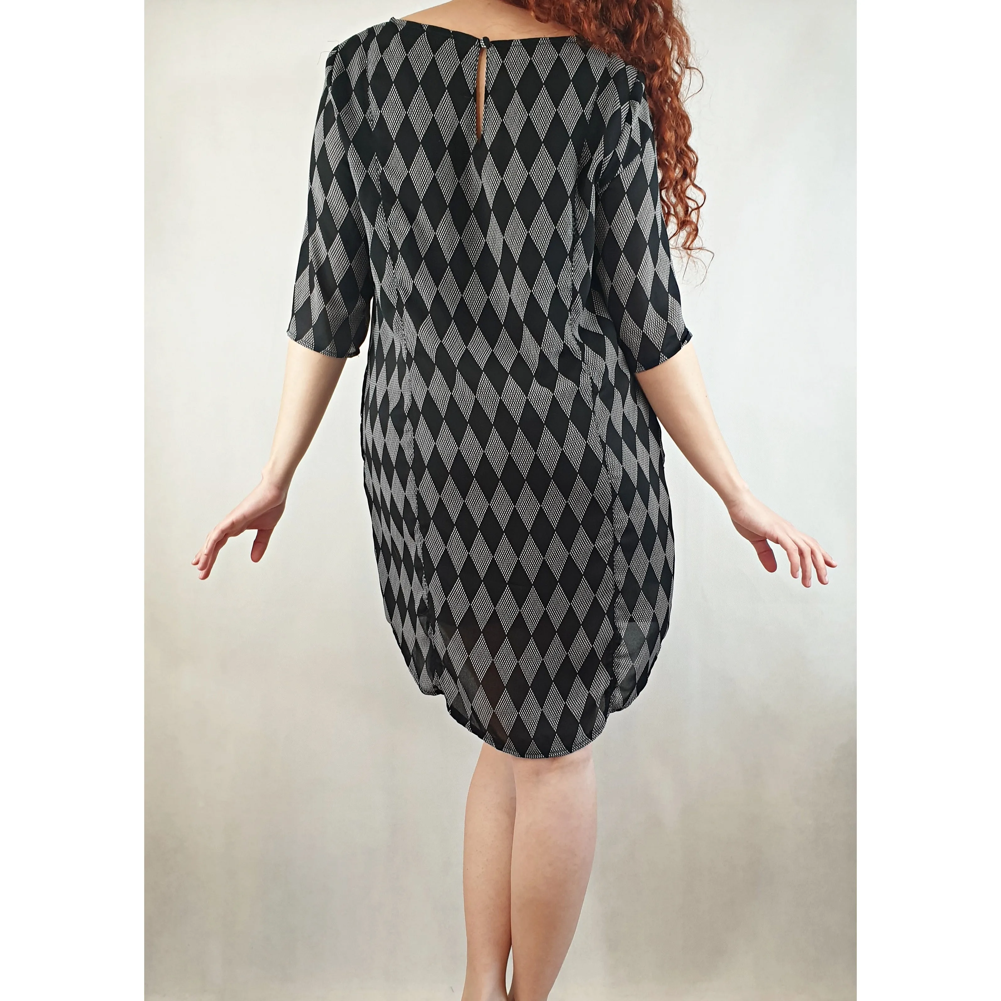 Alice in The Eve black half sleeve dress with white diamond print size 10
