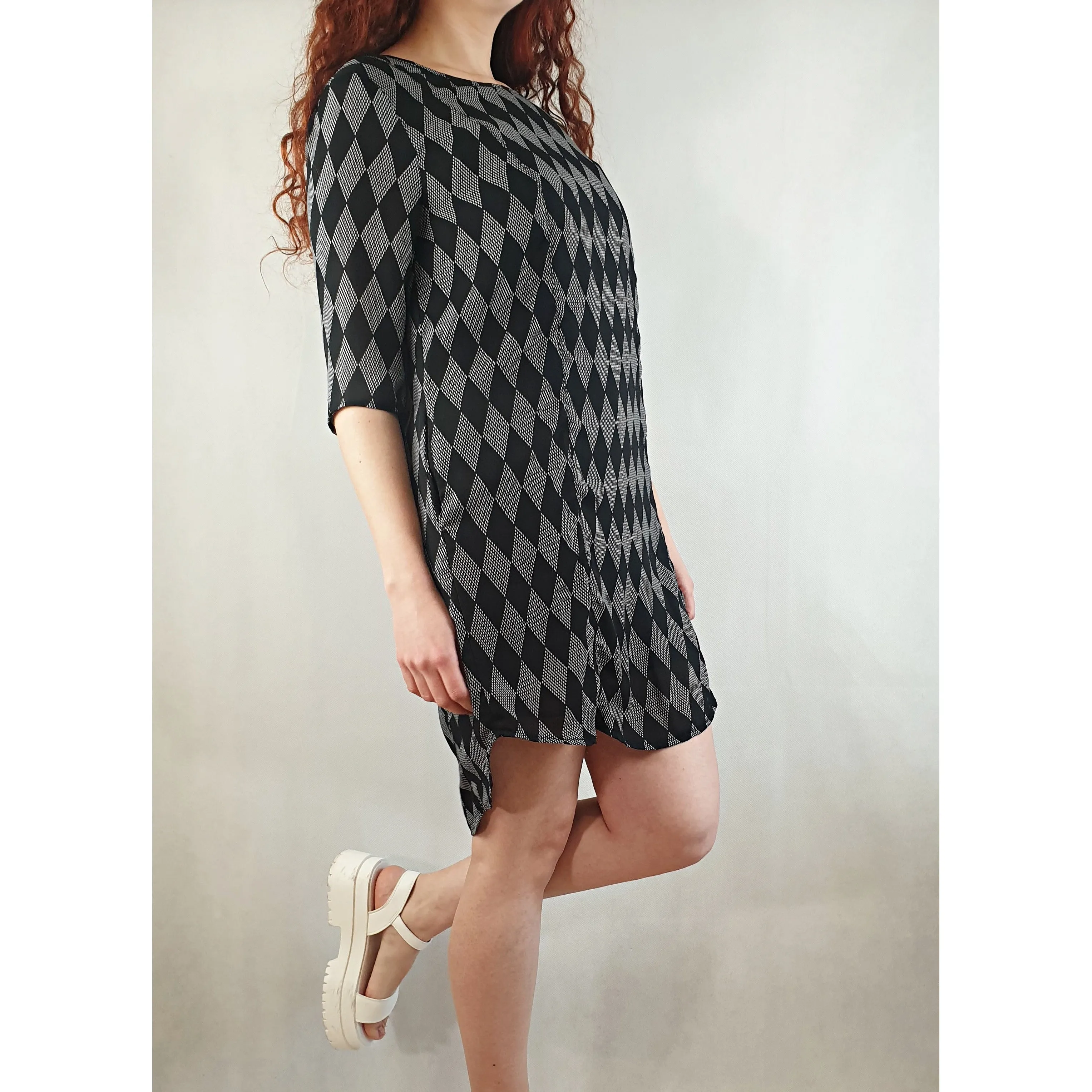 Alice in The Eve black half sleeve dress with white diamond print size 10