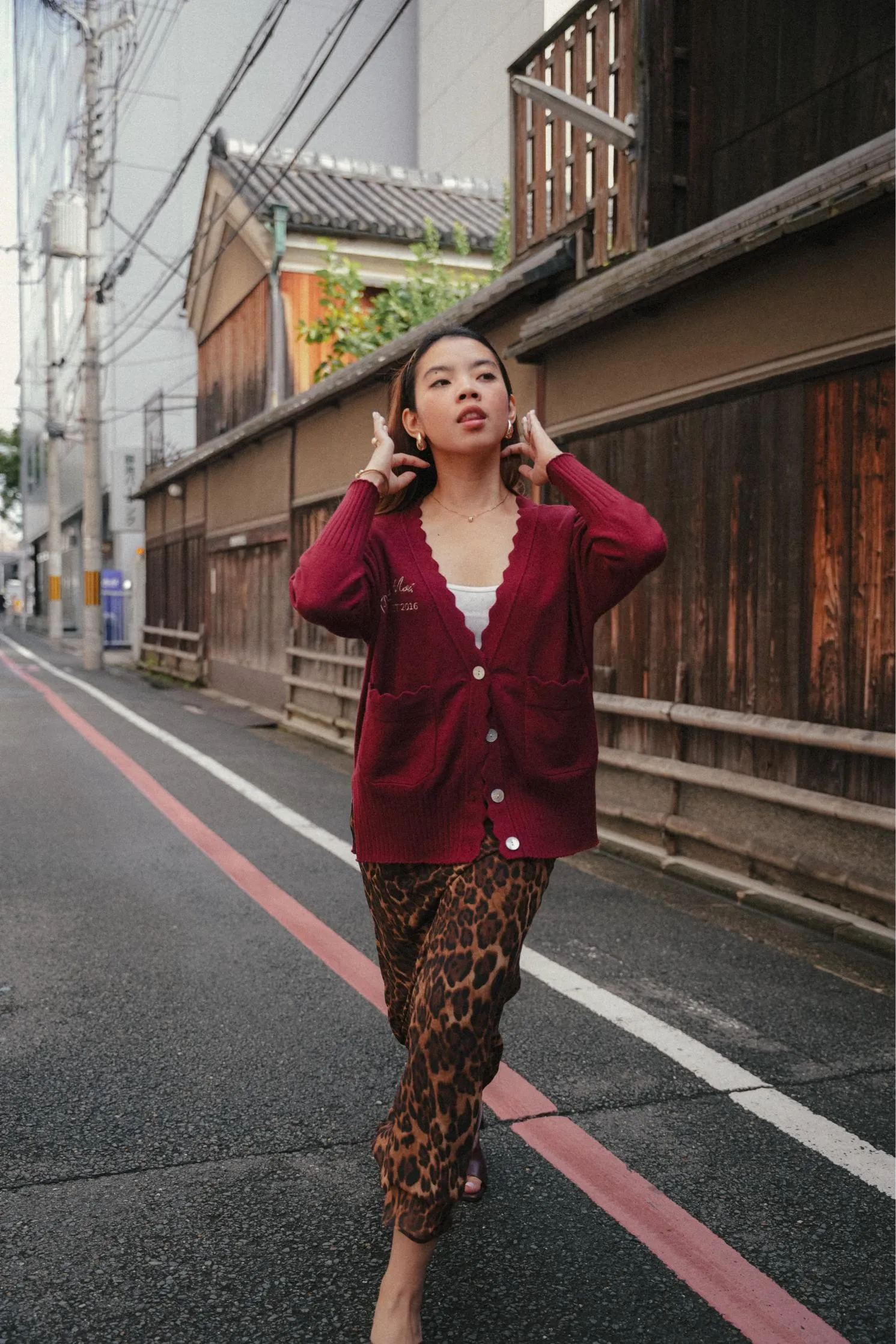 CLASSIC CARDI IN GARNET