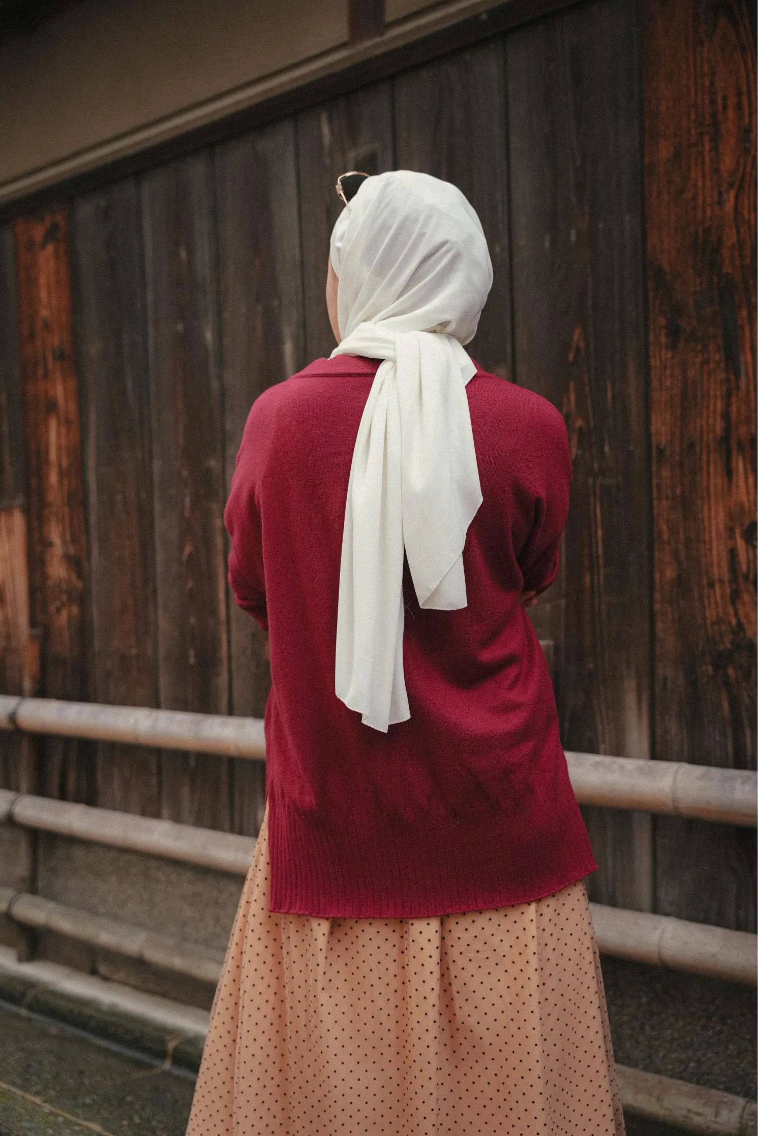 CLASSIC CARDI IN GARNET