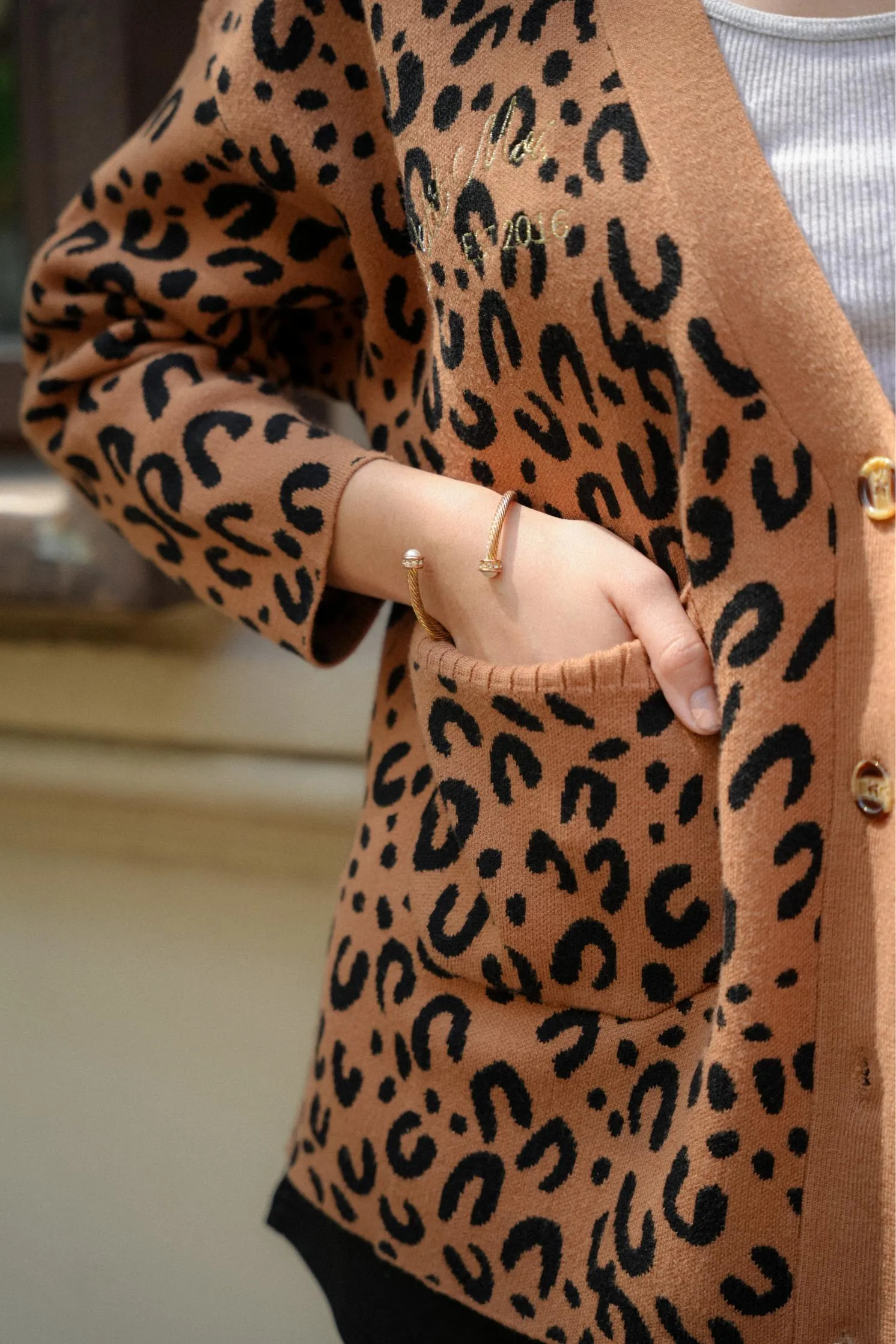 CLASSIC CARDI IN PURR