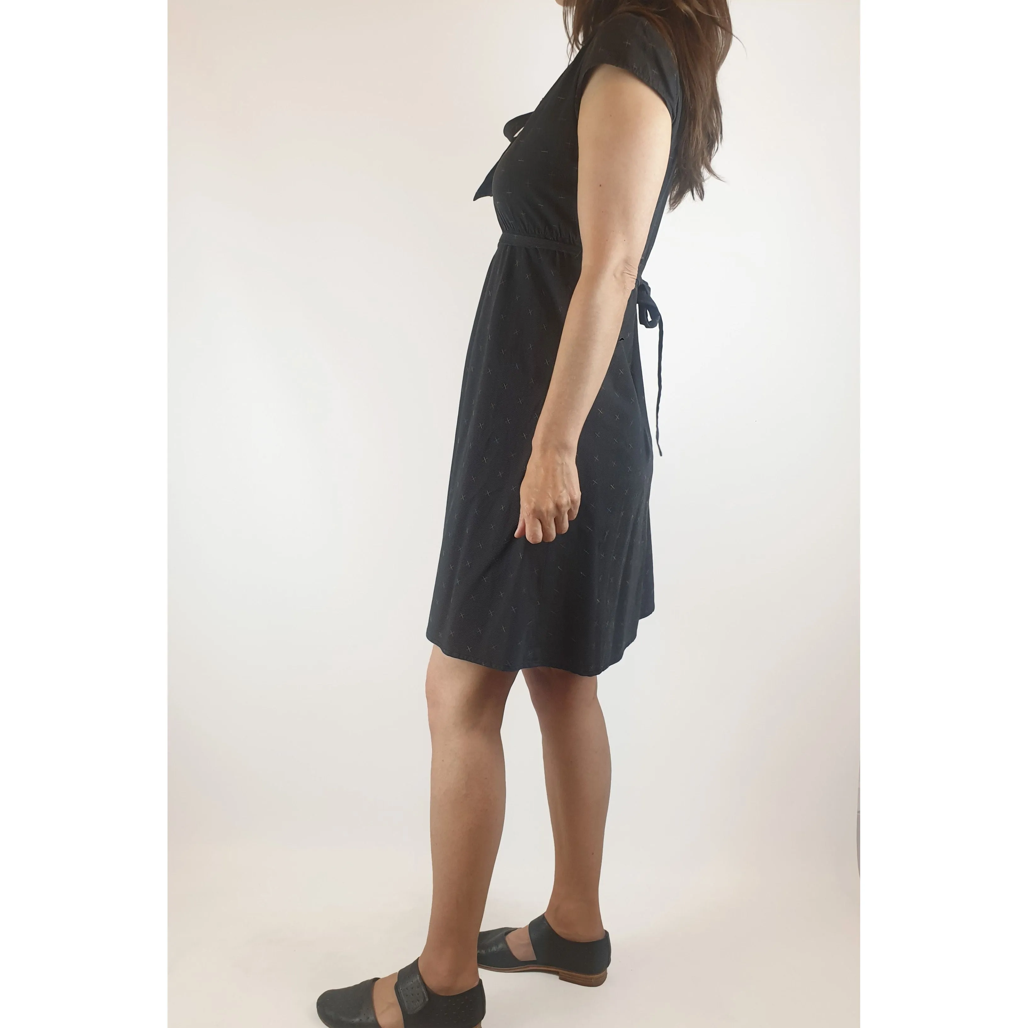 Claude Maus preloved black cap sleeve dress size 8