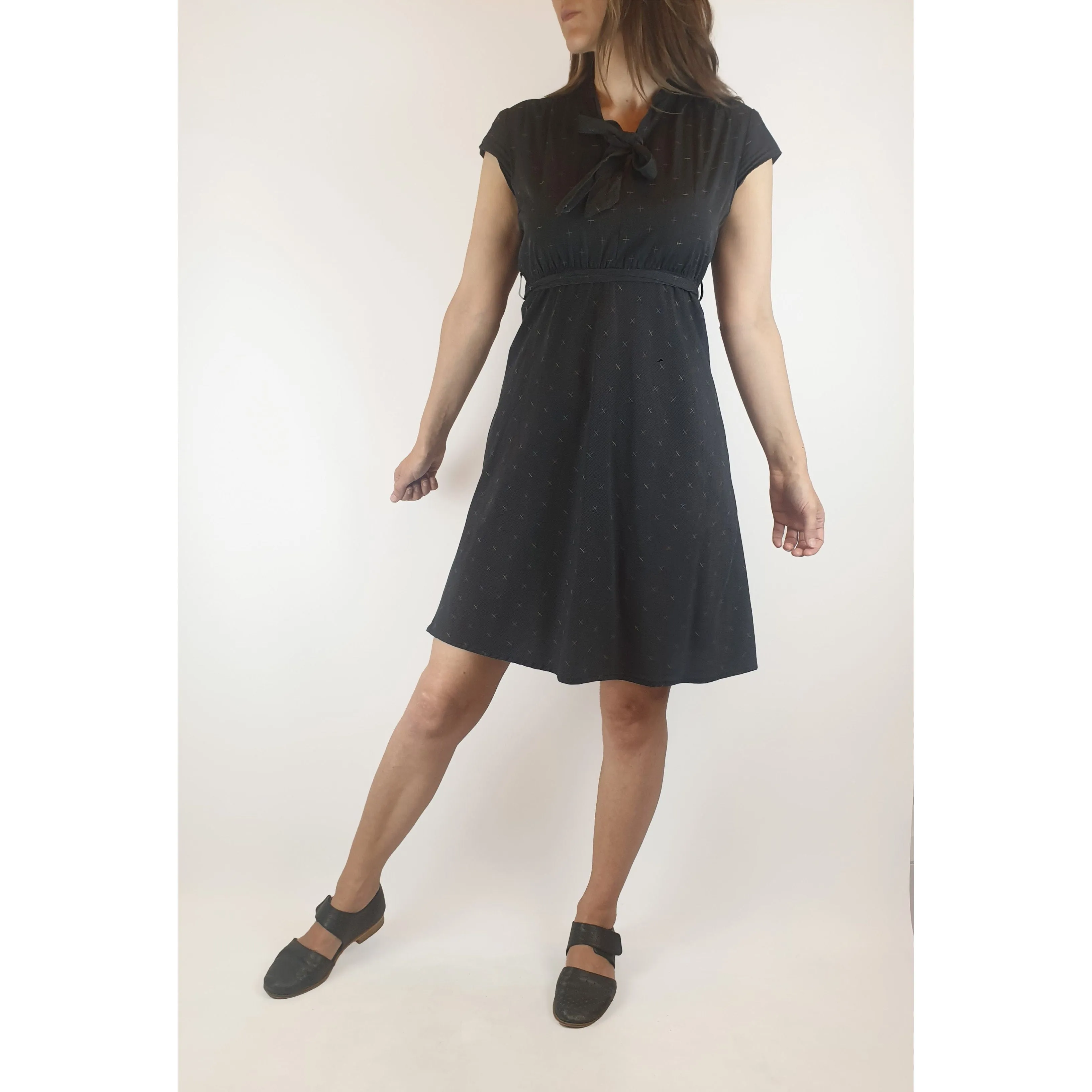 Claude Maus preloved black cap sleeve dress size 8