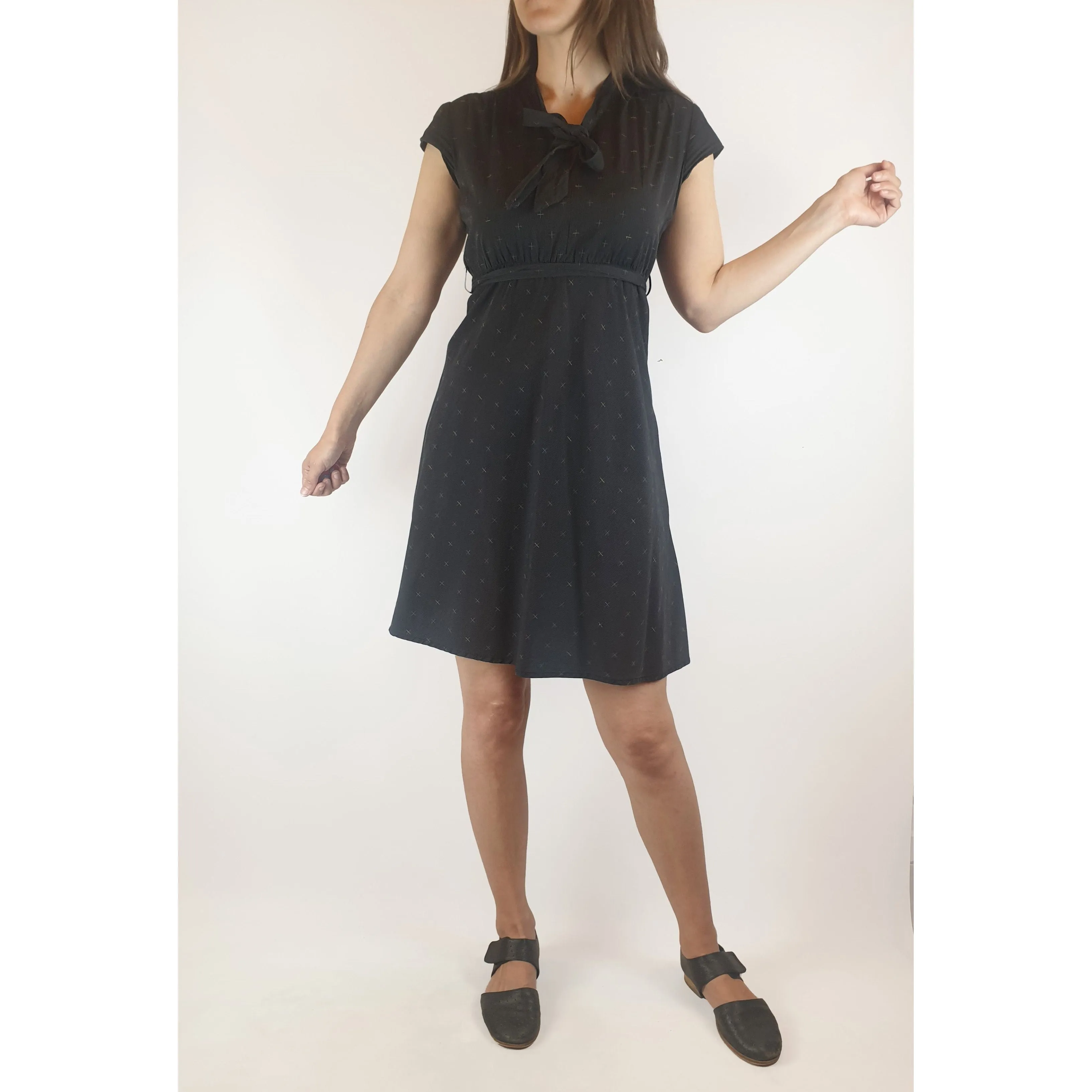 Claude Maus preloved black cap sleeve dress size 8