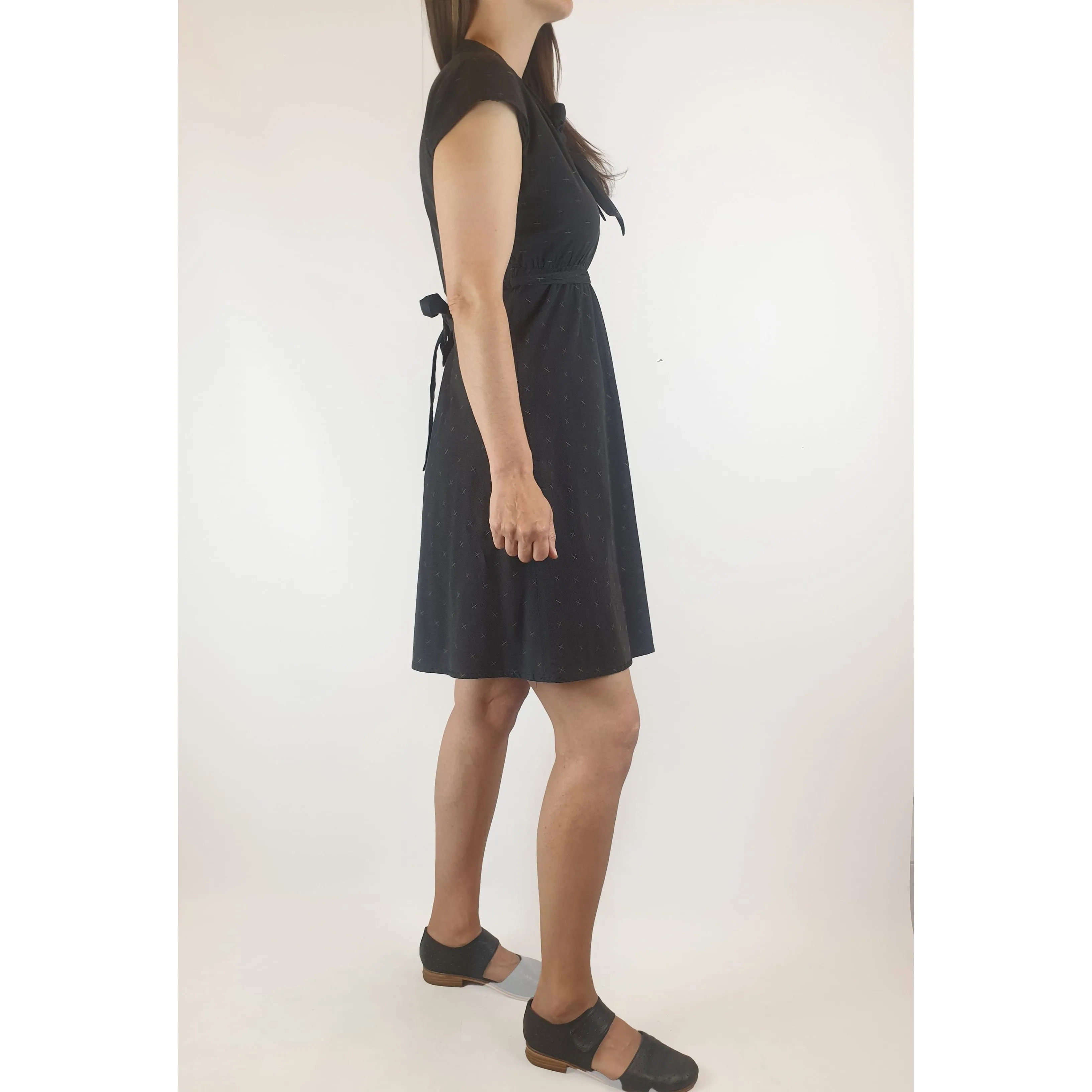 Claude Maus preloved black cap sleeve dress size 8