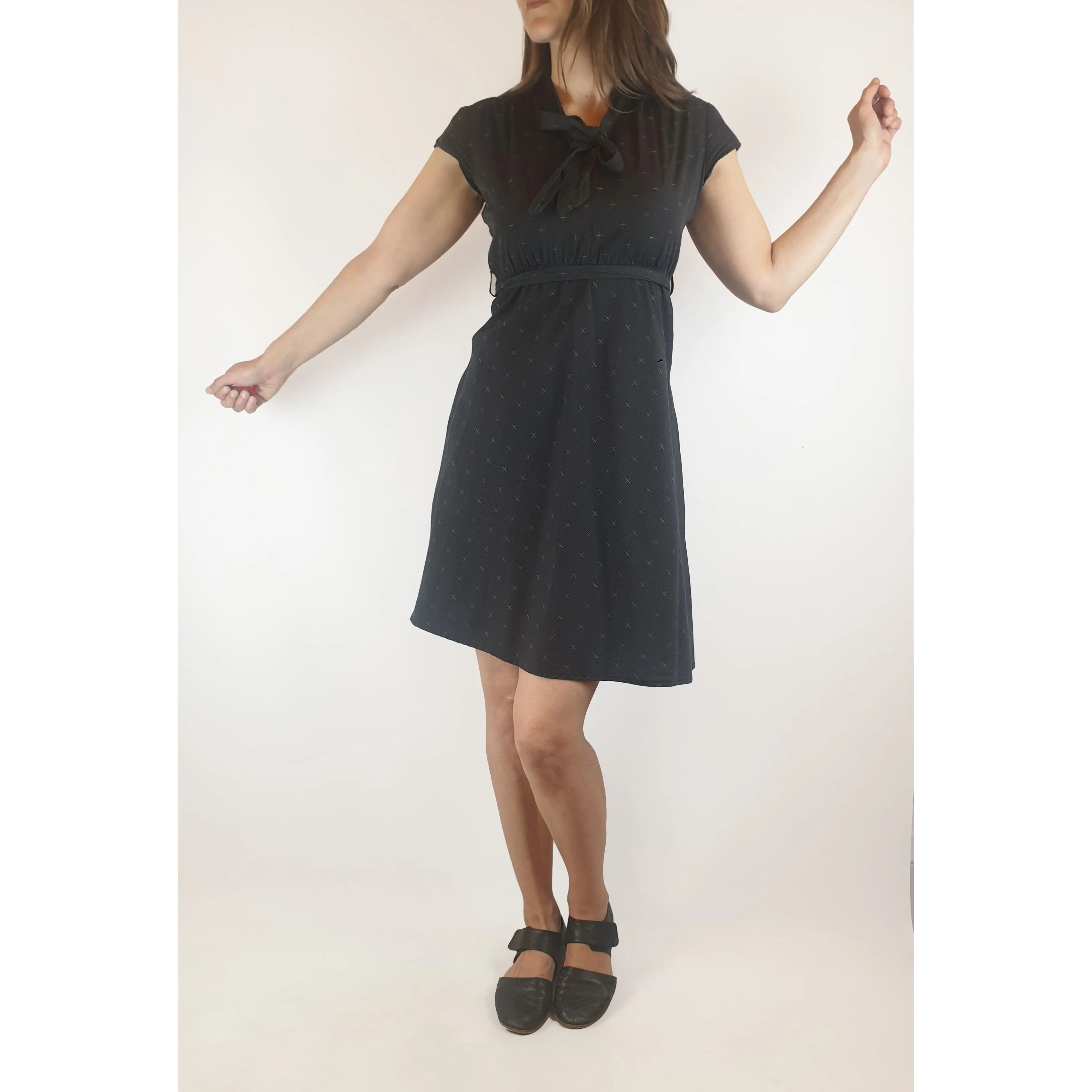 Claude Maus preloved black cap sleeve dress size 8