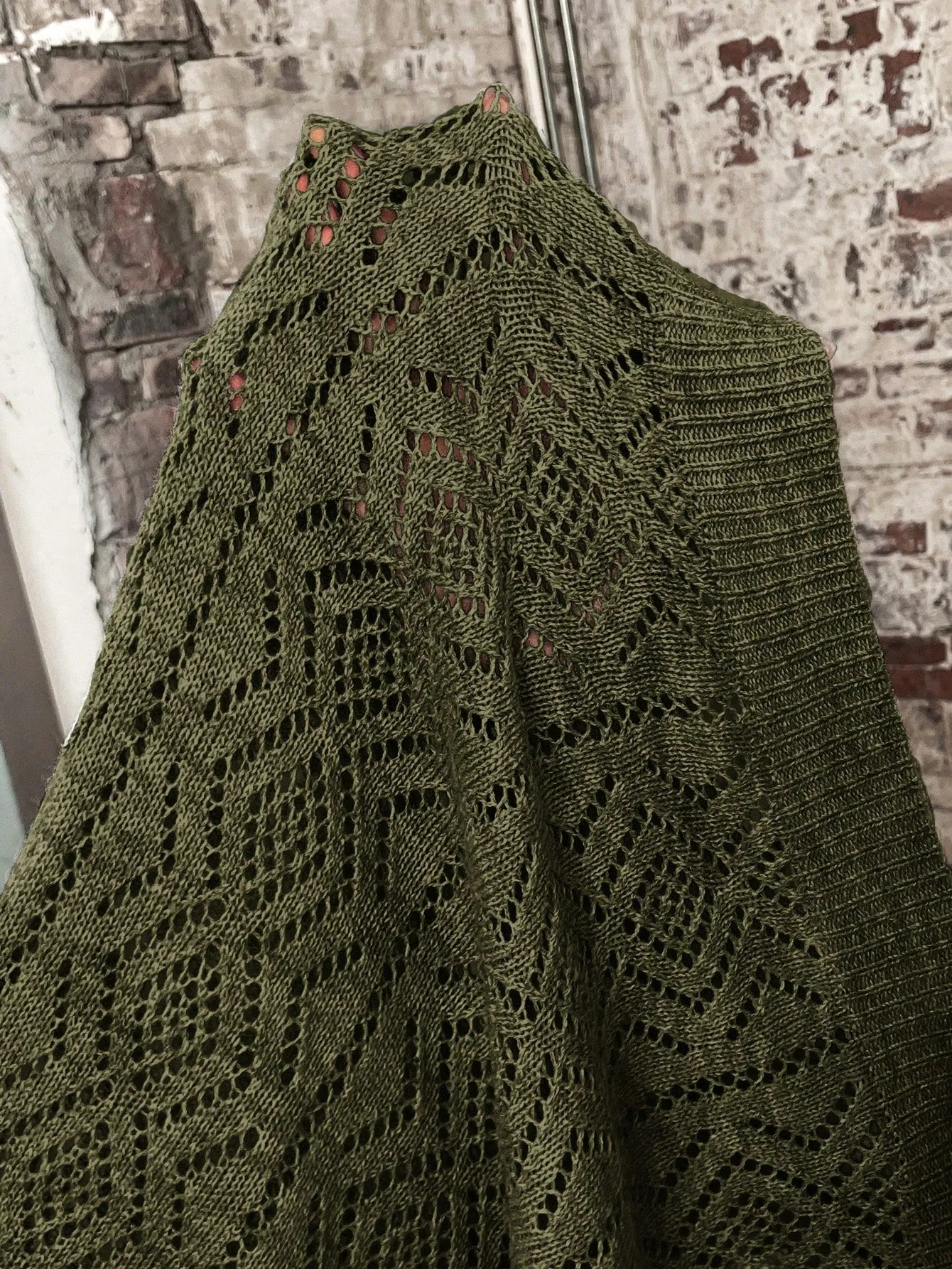 Cárdigan LUNE de Cherry Vibes: Estilo esencial para ti