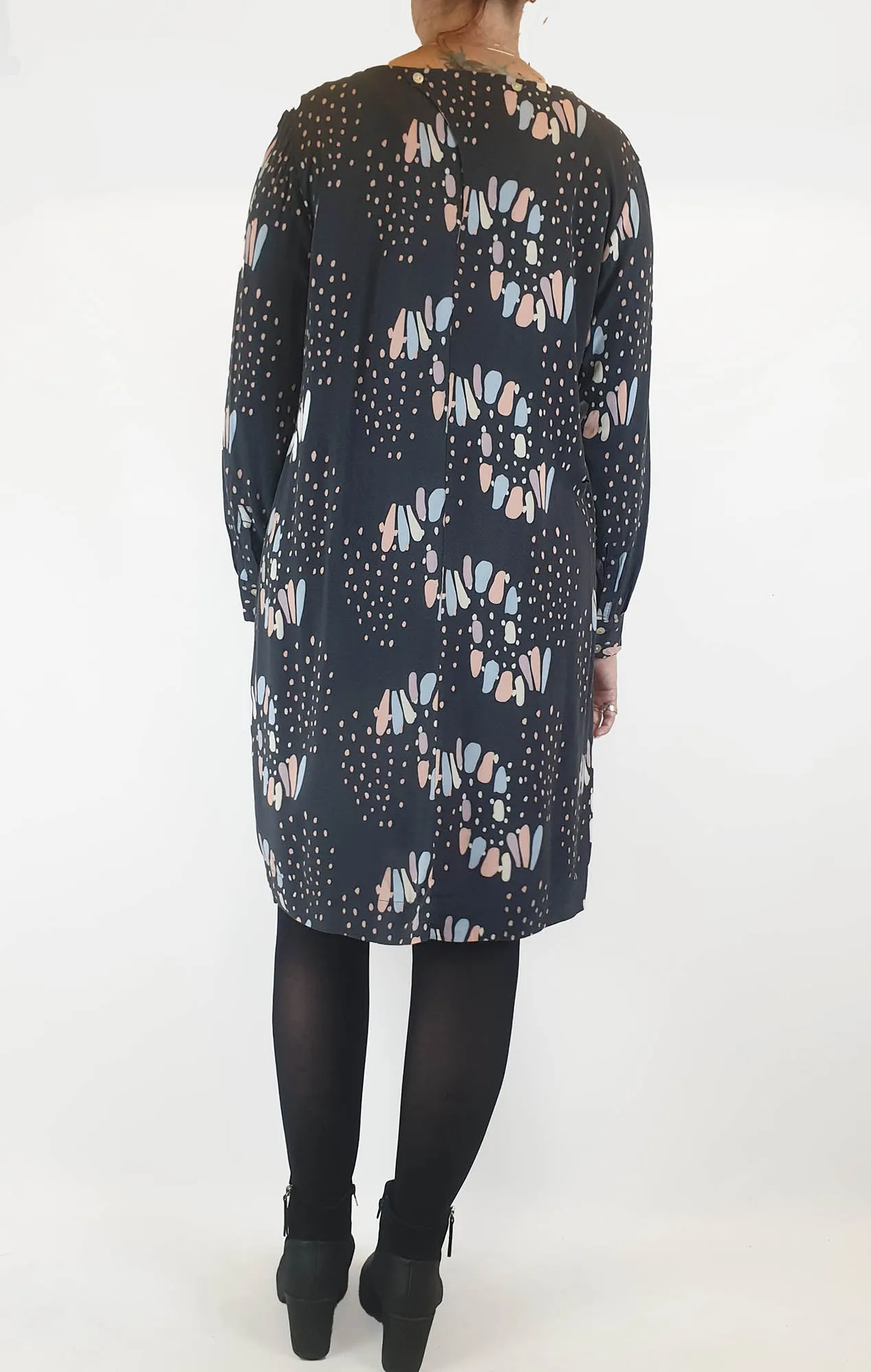 Elm charcoal dress with cute colourful print size 14, best fits 12-14