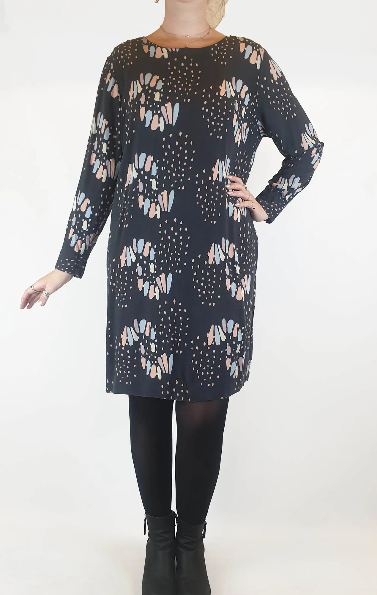 Elm charcoal dress with cute colourful print size 14, best fits 12-14