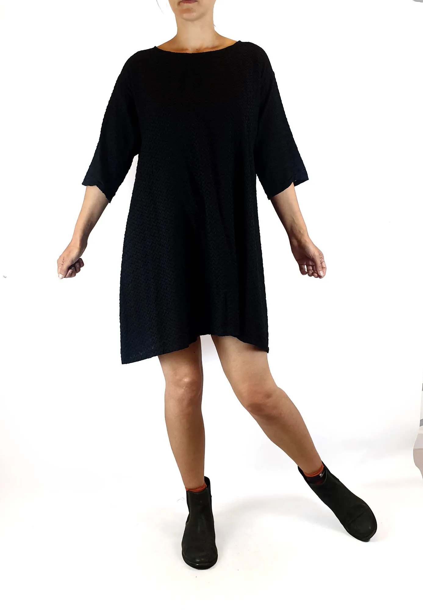 Gorman black half sleeve dress with subtle zig zag pattern size 8