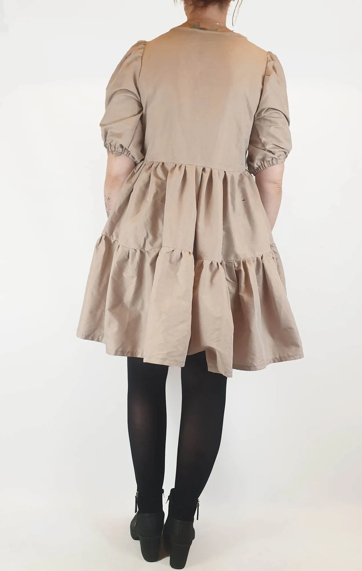 Is Olde Upcycle neutral half sleeve tiered dress best fits 12