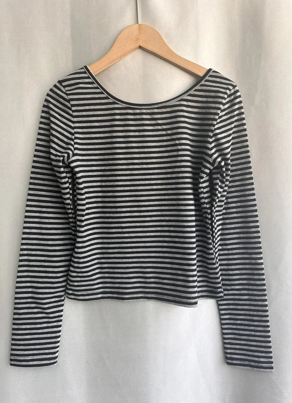 KUSAHIKI Sexy Retro Stripes Long Sleeved Round Neck Top
