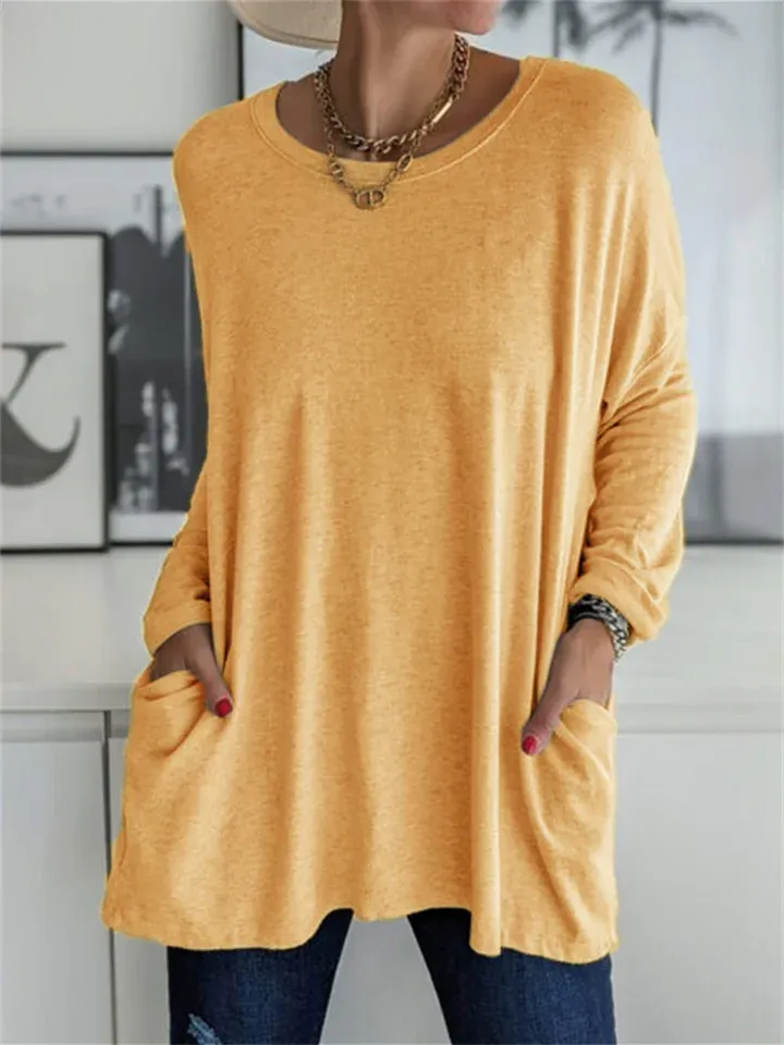 Loose-fitting blouse with pocket for everyday looks