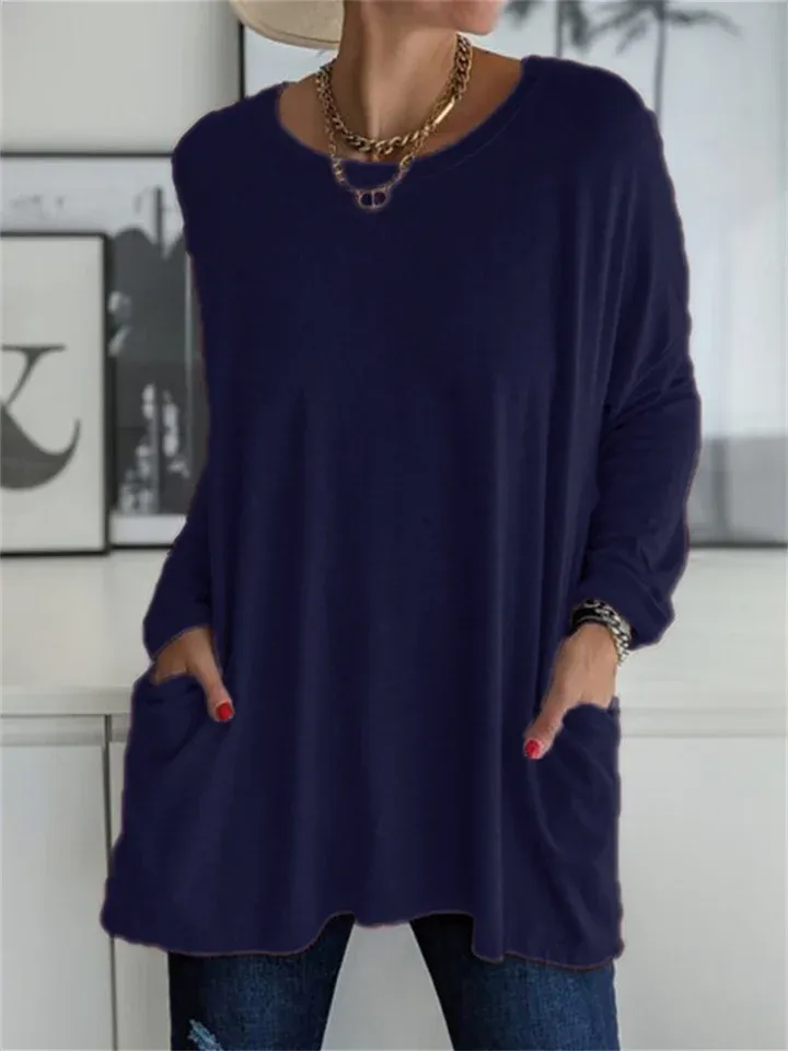 Loose-fitting blouse with pocket for everyday looks