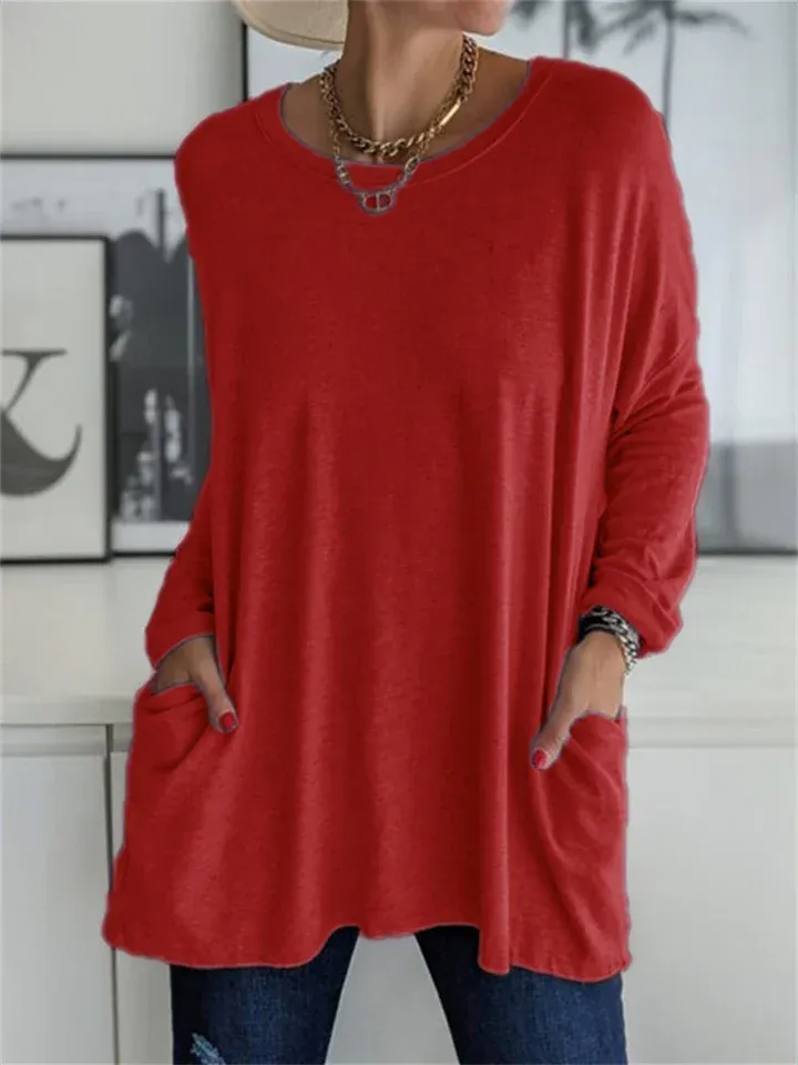 Loose-fitting blouse with pocket for everyday looks