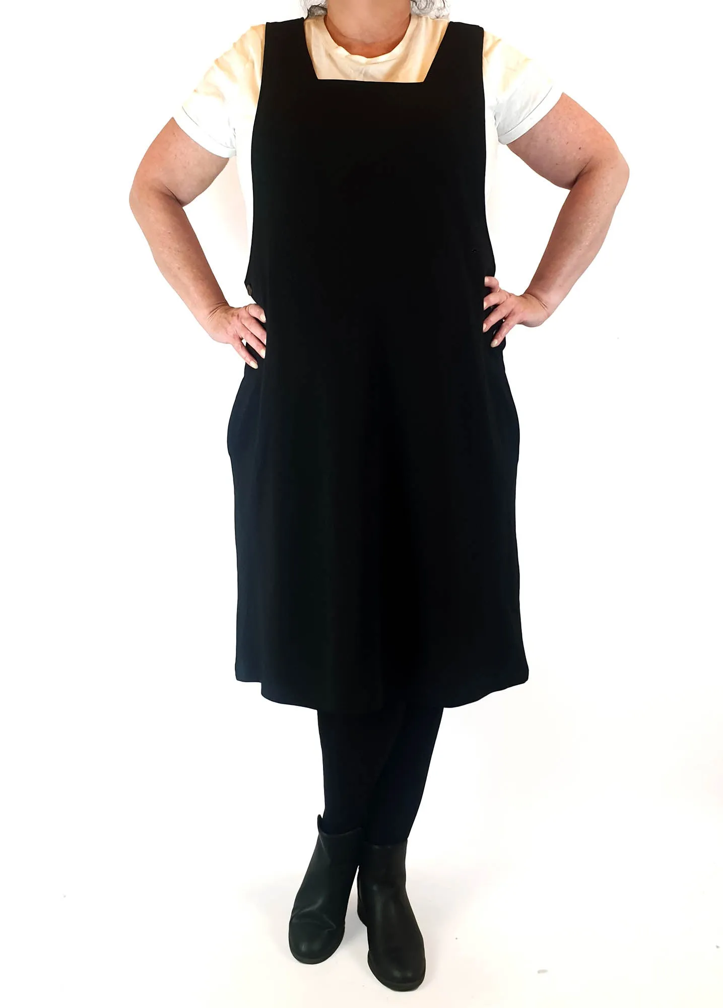 Lorraine black pinnafore dress size 18