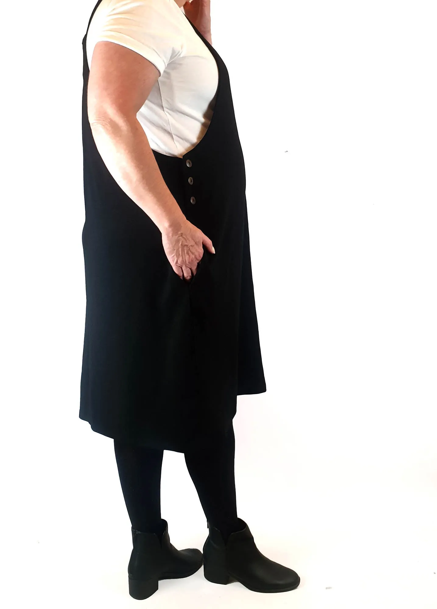 Lorraine black pinnafore dress size 18