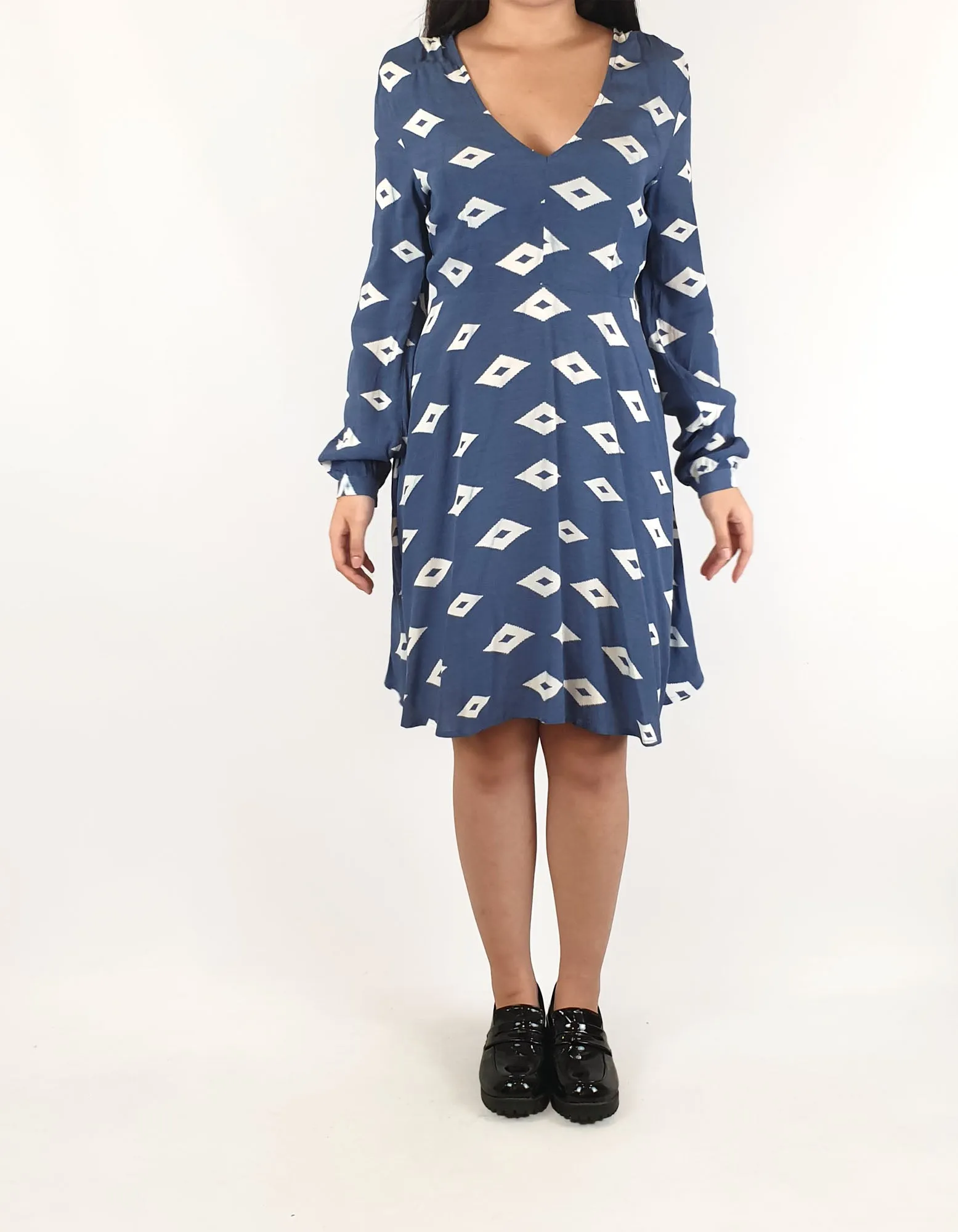 Mister Zimi blue print long sleeve dress size 8, fits AU6