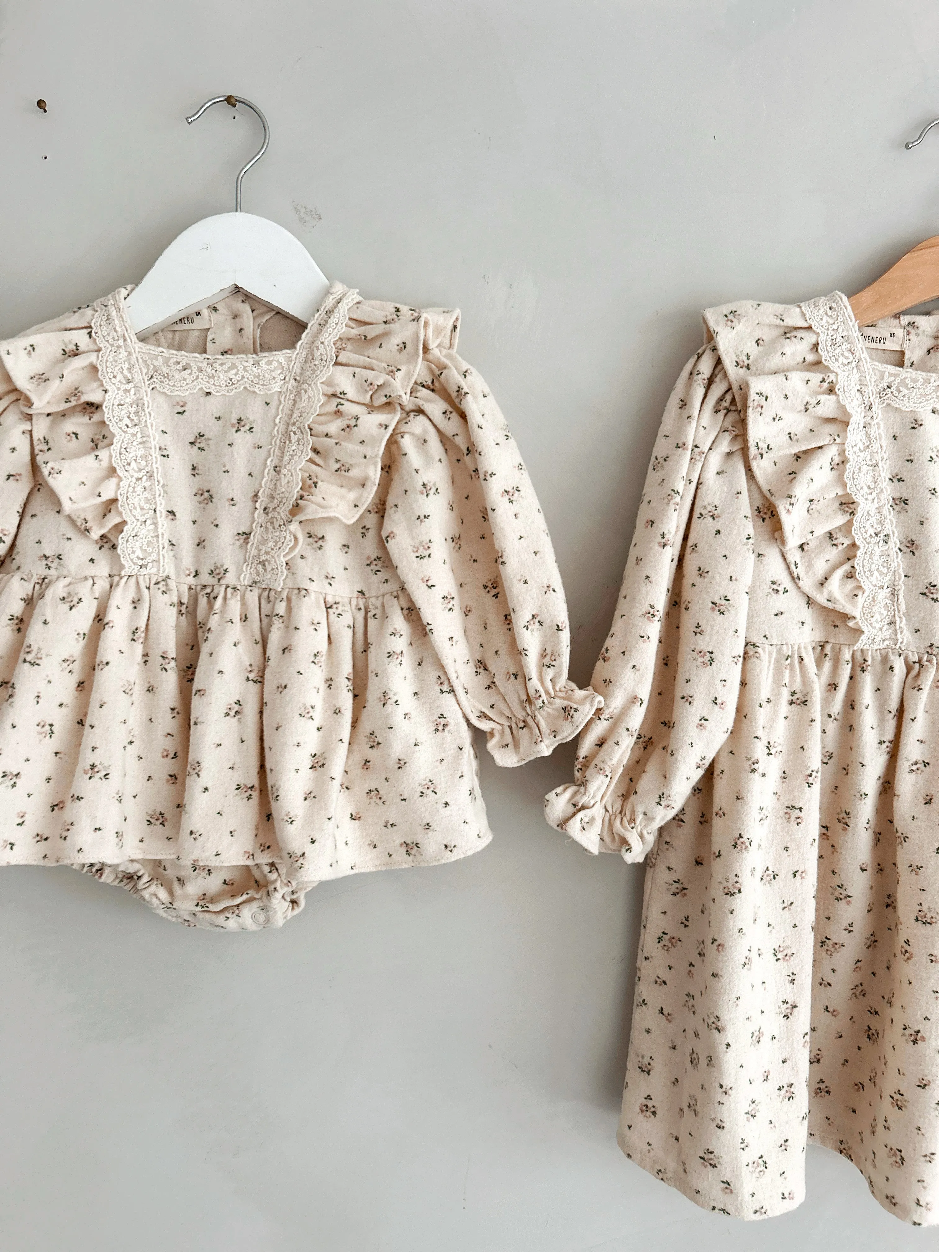 Neneru Flower Lace Dress