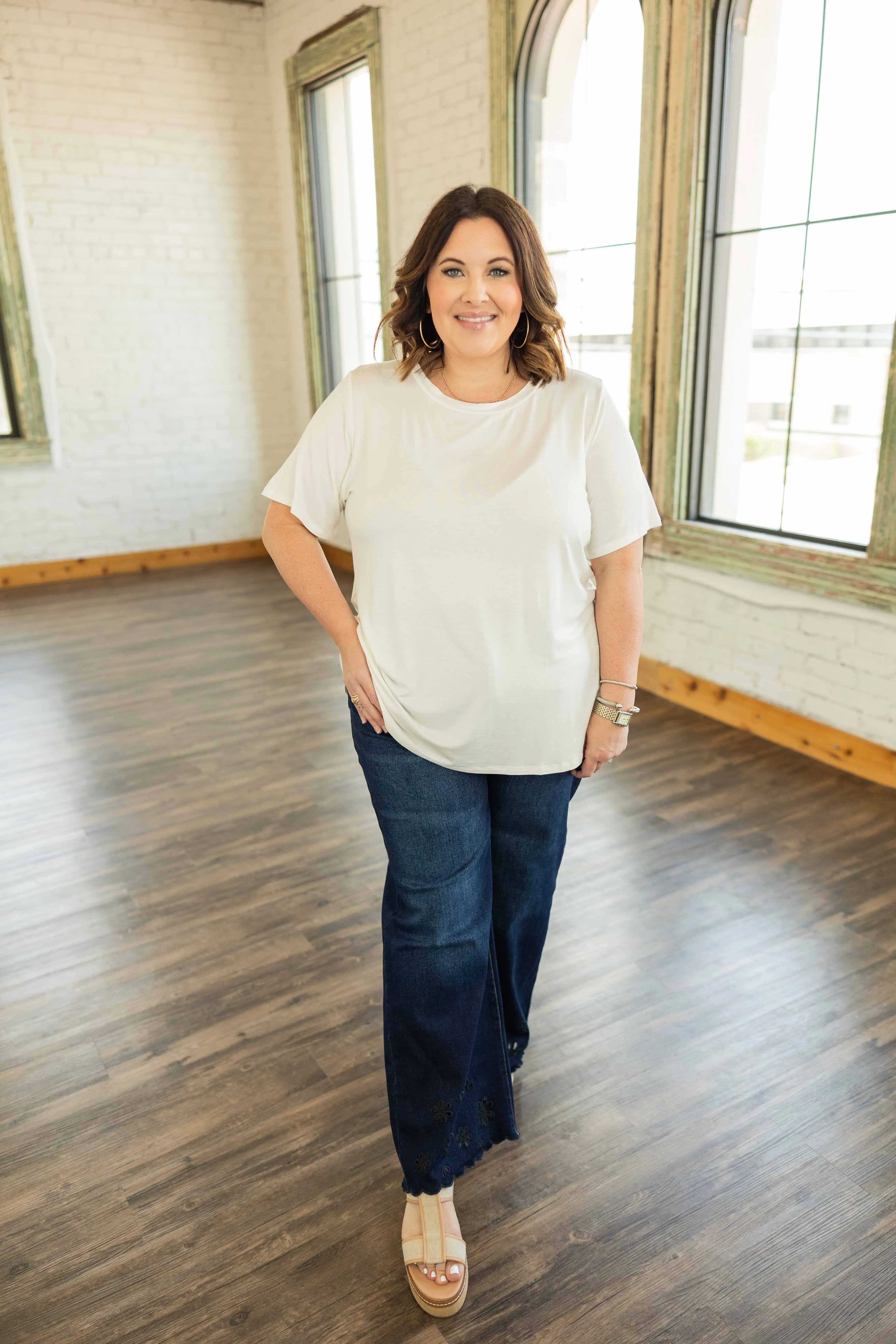 [RISEN] ESTHER PLUS EYELET HEM JEANS