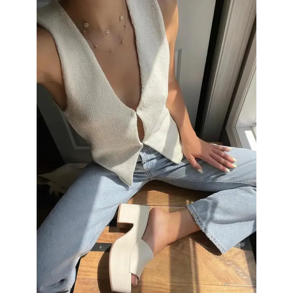 Soft Knitted Cardigan Vest for Effortless Layering and Style