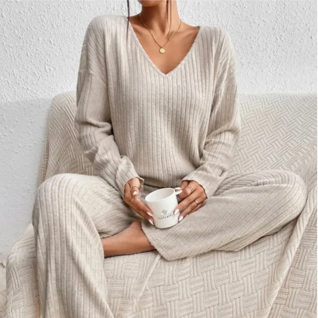 Ulyana - Relaxed Ribbed Fit Woman's Lounge Set